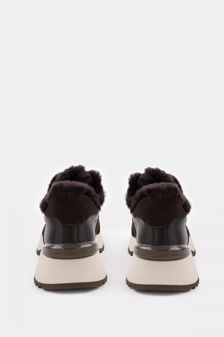 Кроссовки из натуральной замши