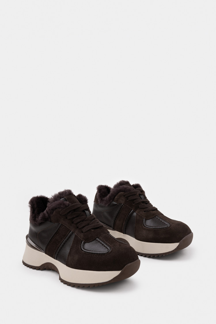 Кроссовки из натуральной замши