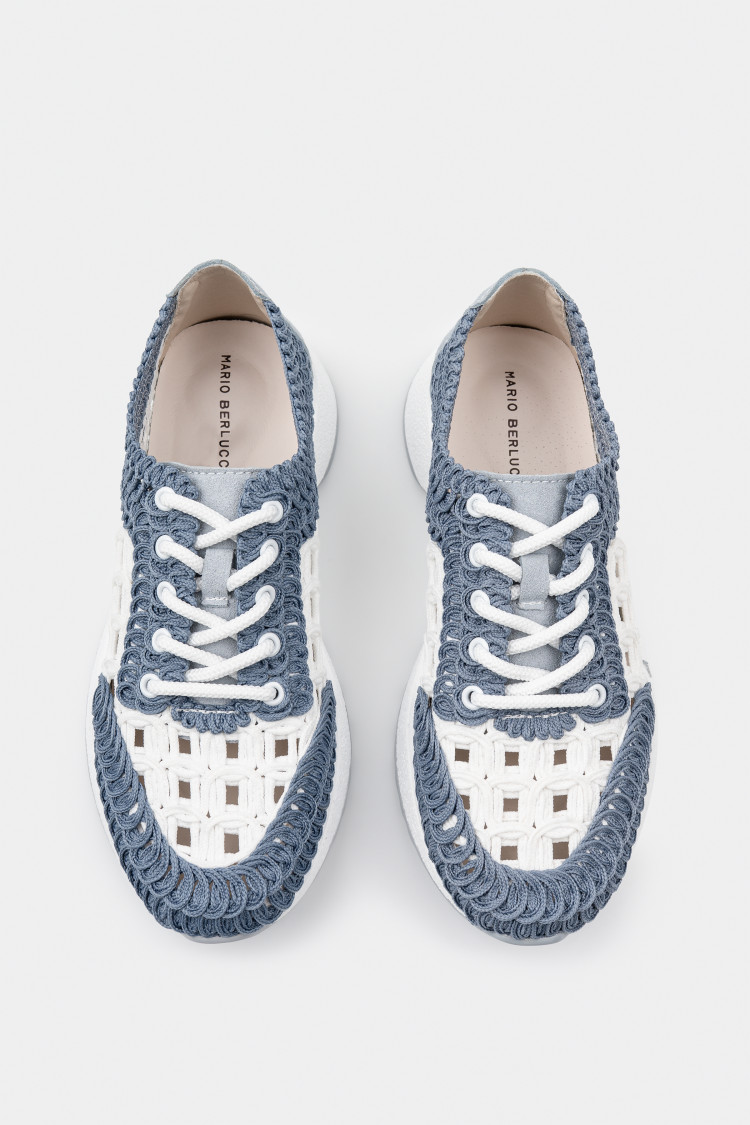 Кроссовки из текстиля