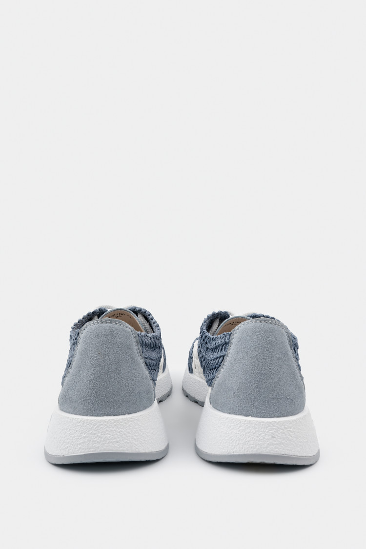 Кроссовки из текстиля