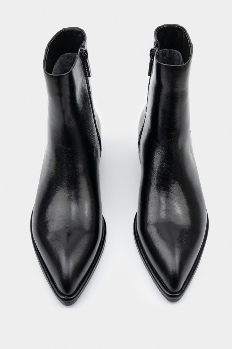 Ботинки из натуральной кожи