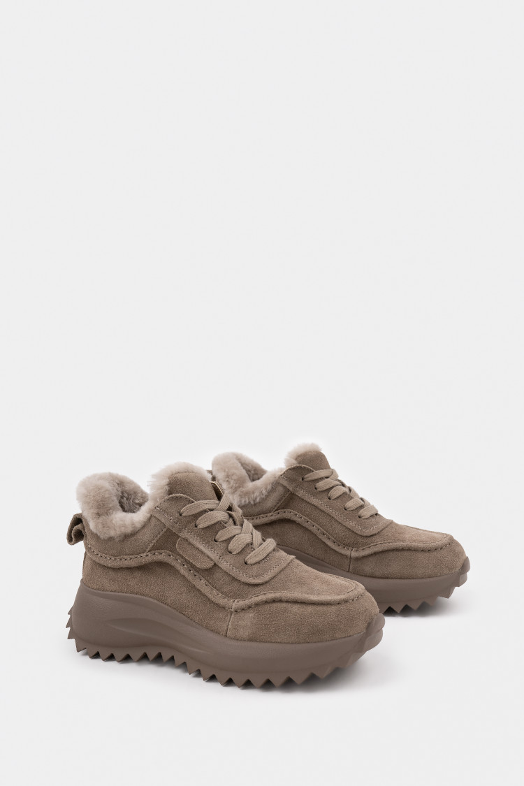 Кроссовки из натуральной замшей