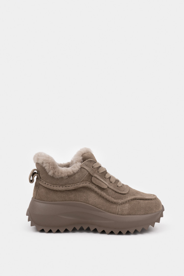 Кроссовки из натуральной замшей