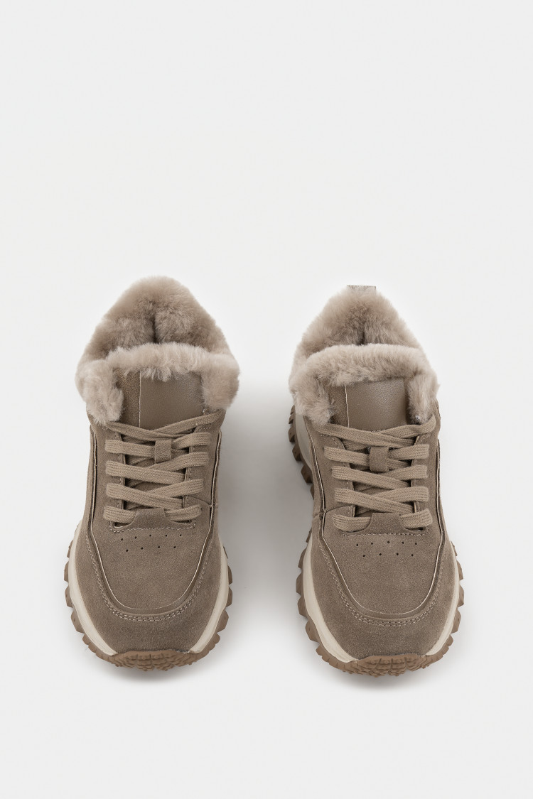 Кроссовки из натуральной замши