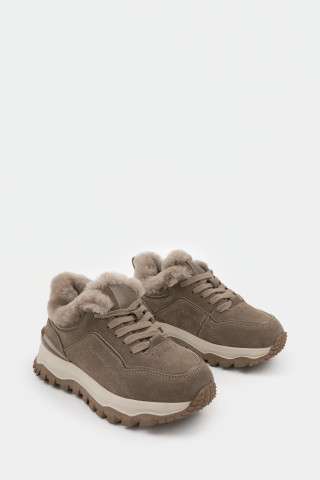 Кроссовки из натуральной замши