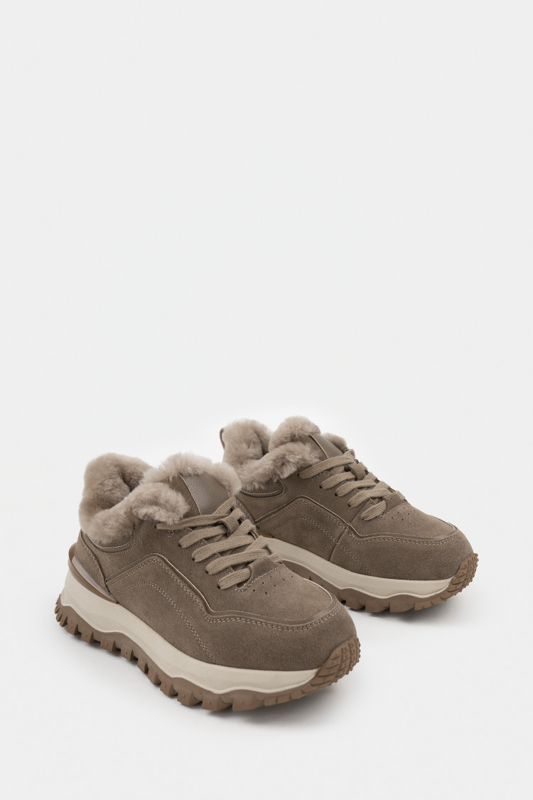 Кроссовки из натуральной замши