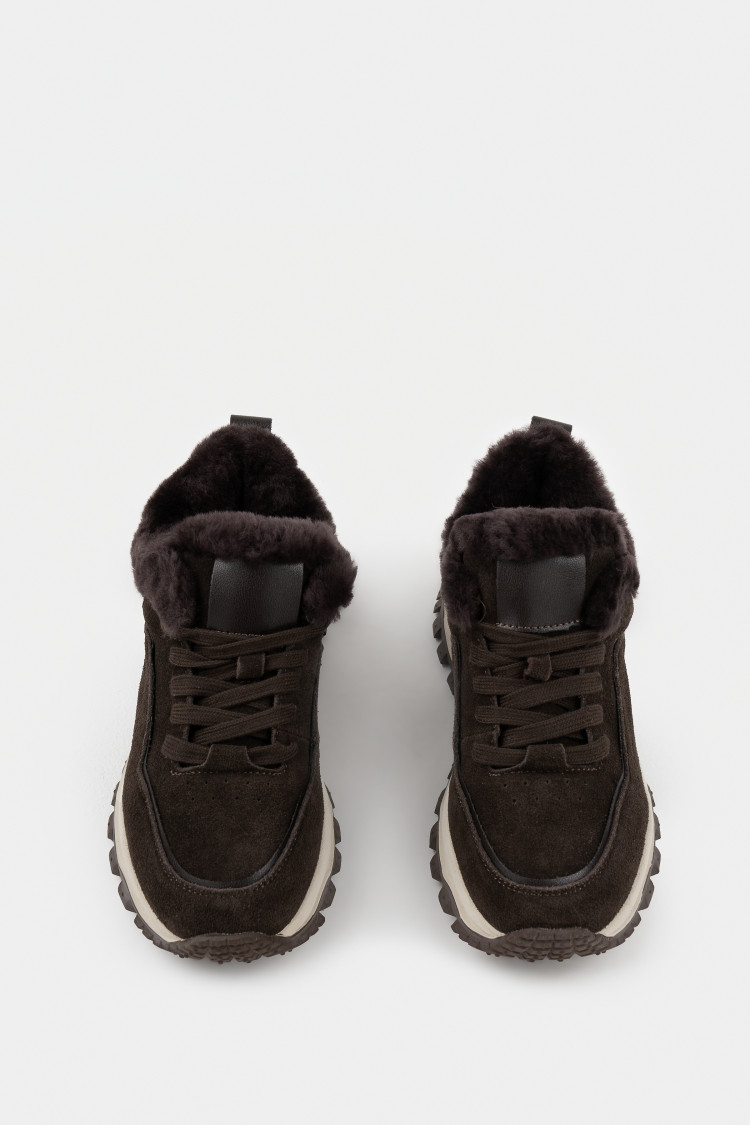 Кроссовки из натуральной замши