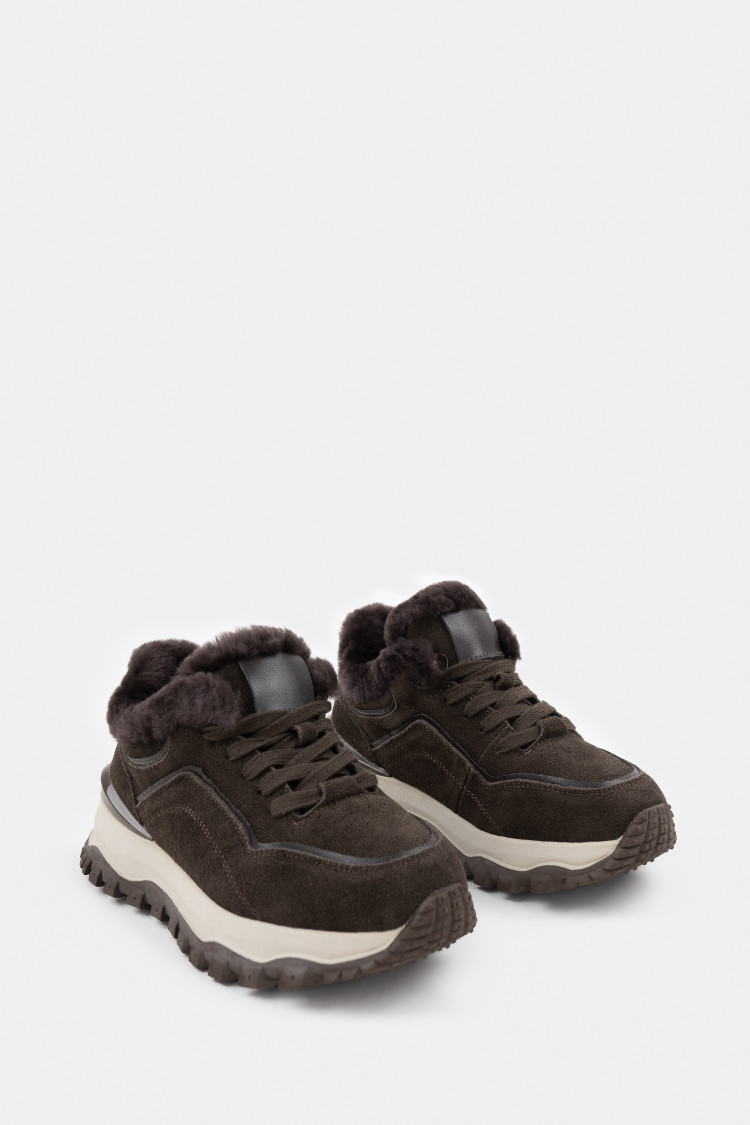 Кроссовки из натуральной замши