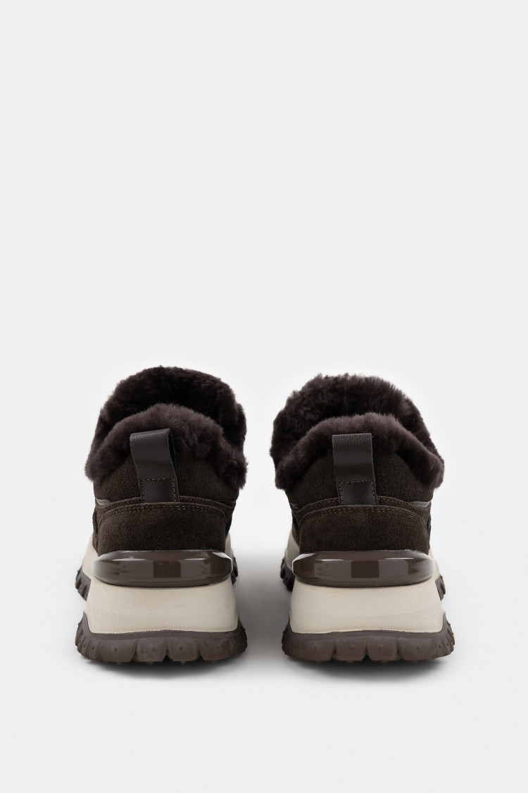 Кроссовки из натуральной замши