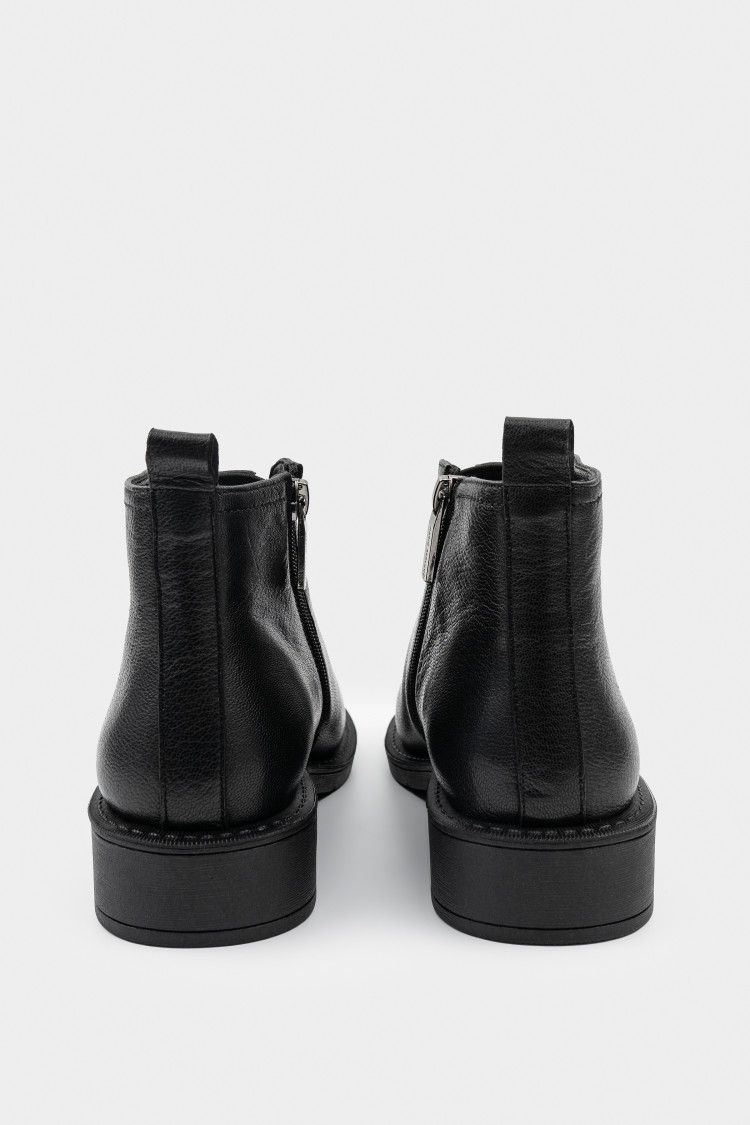 Ботинки из натуральной кожи