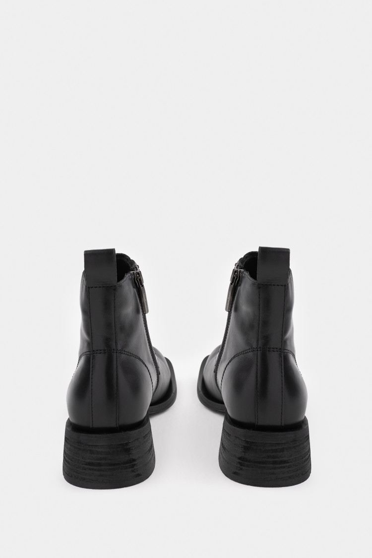 Ботинки из натуральной кожи