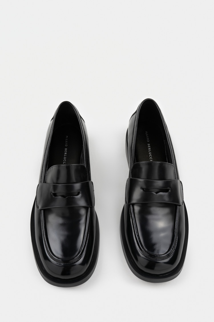 Лоферы из натуральной кожи